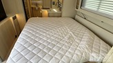 bottom-slider-img