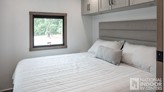 bottom-slider-img
